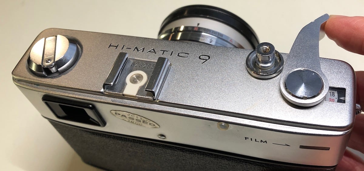 Full film advance swing of the Hi-Matic 9